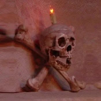 "Skull/Femur Bone Wall Sconce" Haunted House Lighting 6 "Skull/Femur Bone Wall Sconce" Haunted House Lighting - Image 4